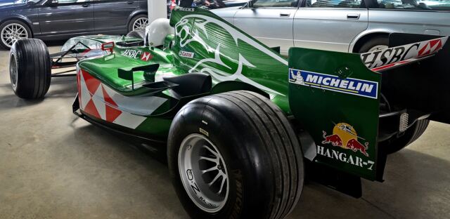 2004 Jaguar R5 Formula 1 racer (3)