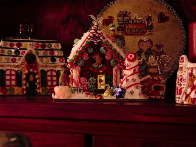 gingerbread-house-front