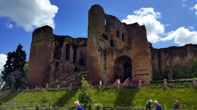 Kenilworth Castle - Great Tower from Elizabethan Gardens