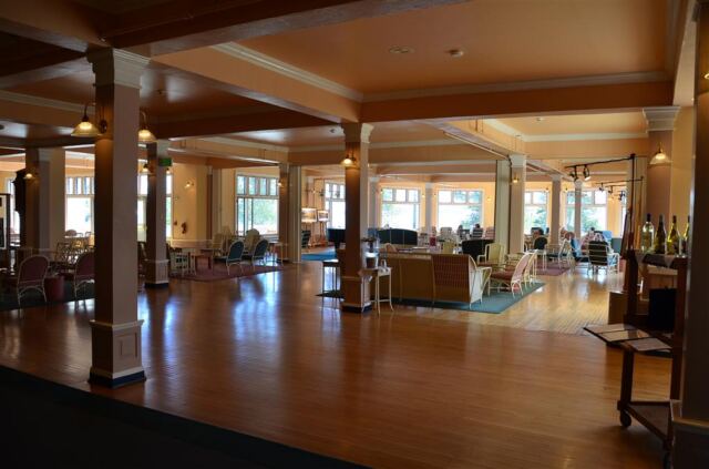 Lake Yellowstone Hotel - interior (3)