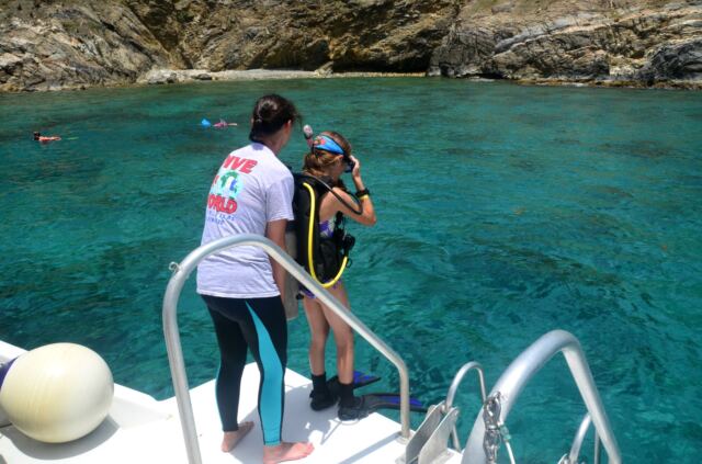 Alex completes her dive skills certification 1
