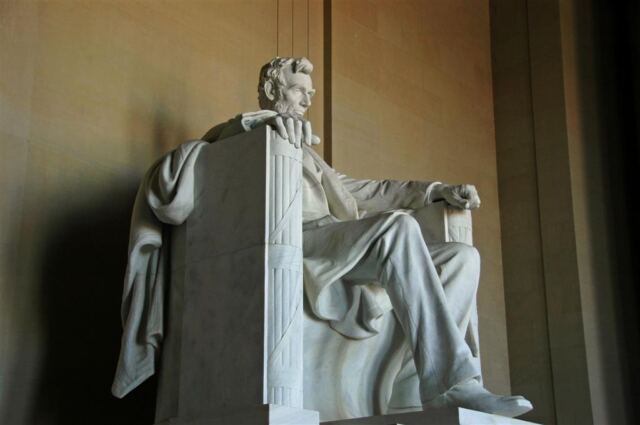 Lincoln Memorial interior (4)