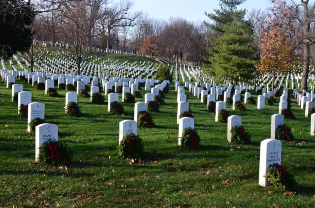 Arlington-wreaths-3-