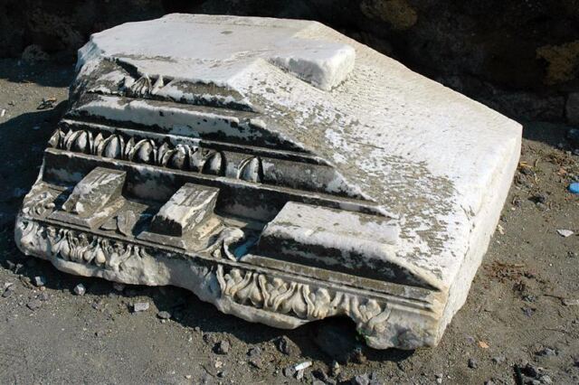 Architectural ruins (1)