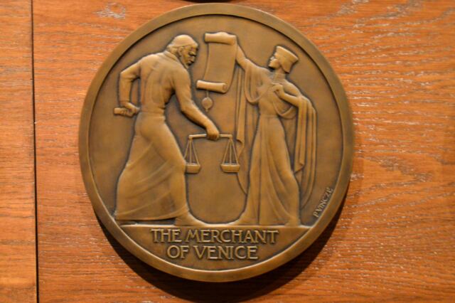 the-merchant-of-venice-medallion