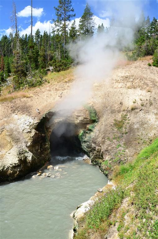 Dragon's Mouth Spring (2)