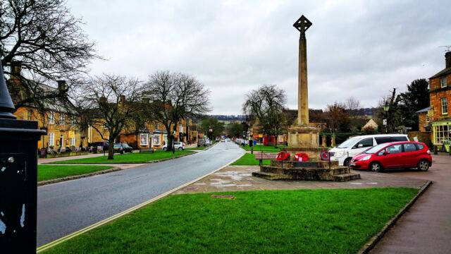 Requisite Broadway High Street view
