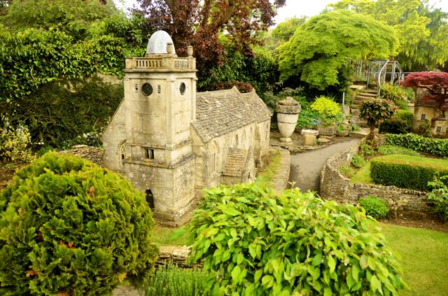Bourton-on-the-Water model village (7)