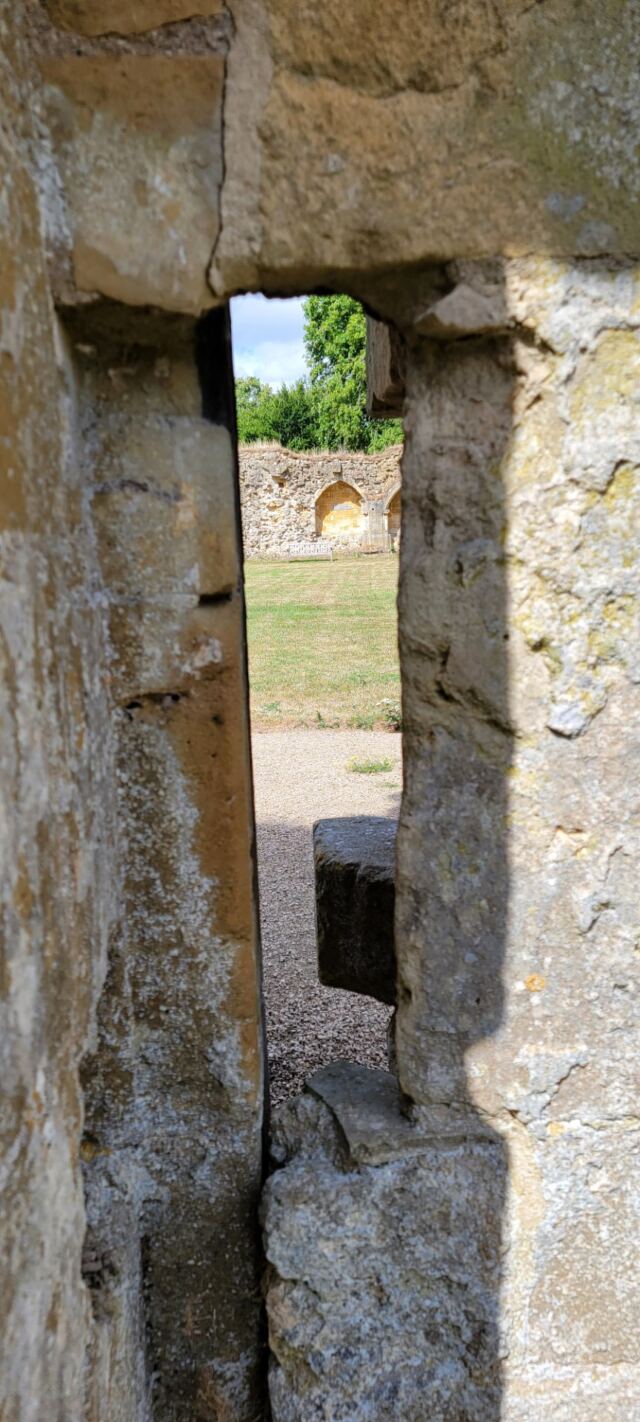 Hailes Abbey ruins (40)