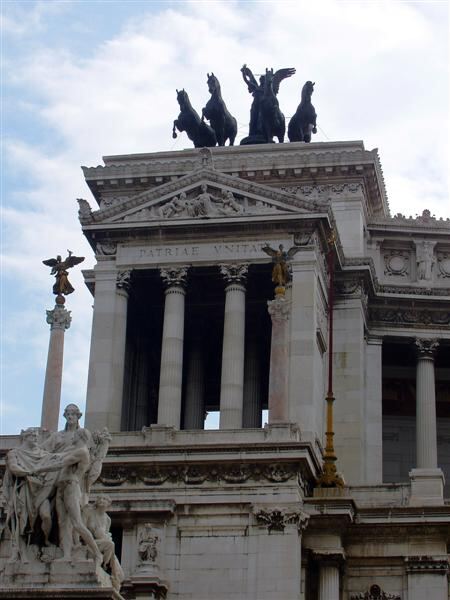 PO - Details on Vittorio monument