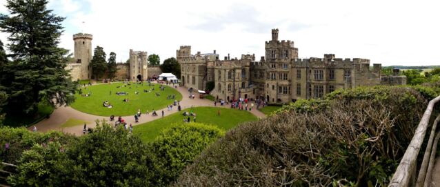 warwick-castle-courtyard-panorama-from-the-mound-2