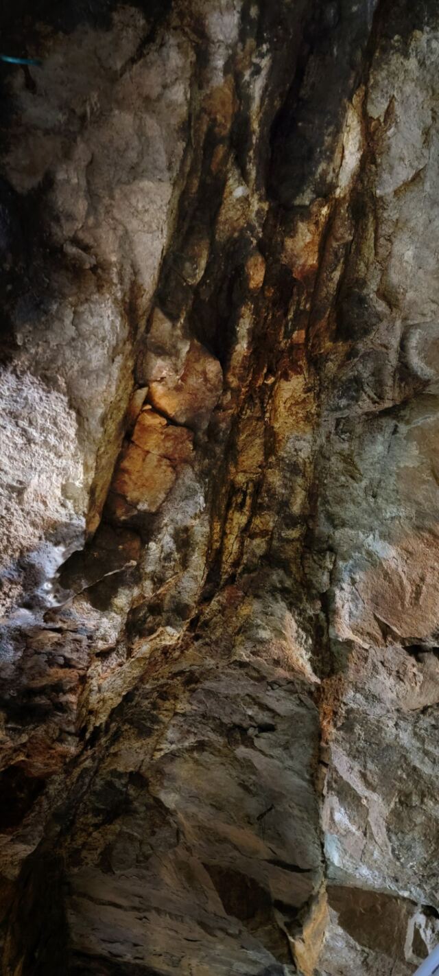 Rich ore veins 2