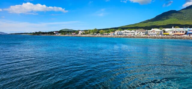 Leaving Nevis (01)