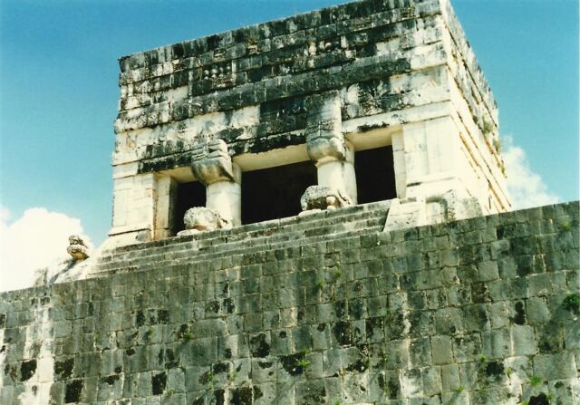 Temple atop El Castillo