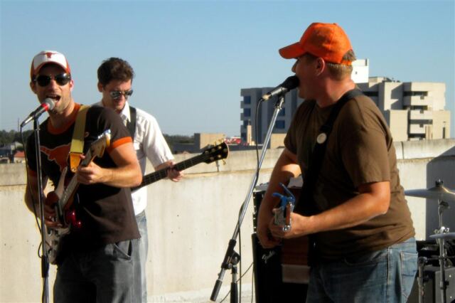 Lucas Cook performs at LN tailgate (9)