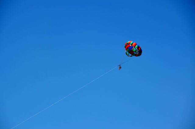 Tahoe parasailers 01