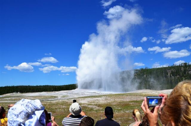 Old Faithful - picture-in-picture
